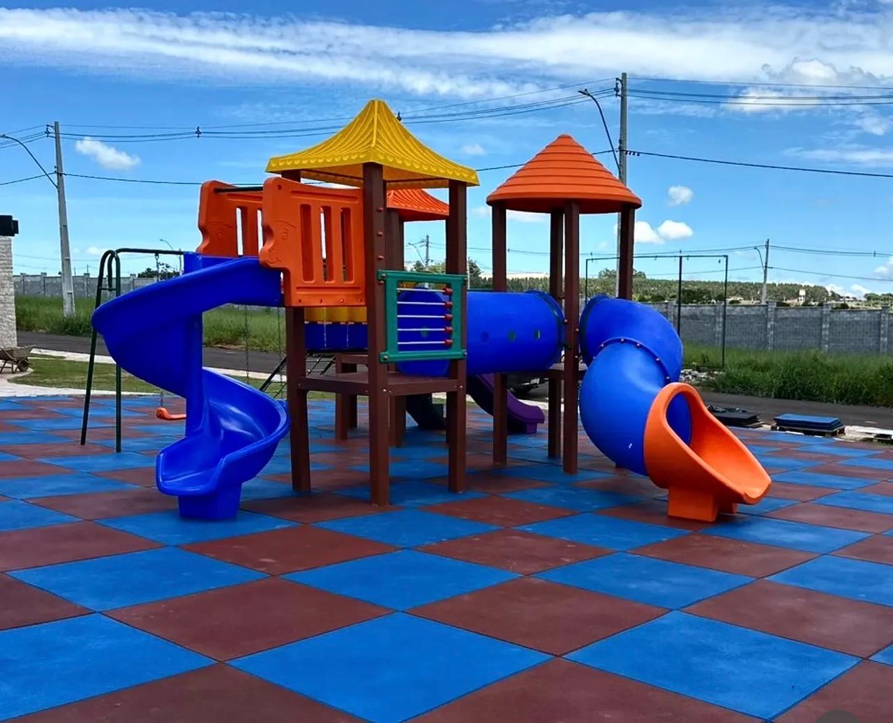 Piso de borracha estrelado PBG em playground
